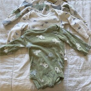 🦕 3Pk Carter’s Dinosaur 18mo Onesies